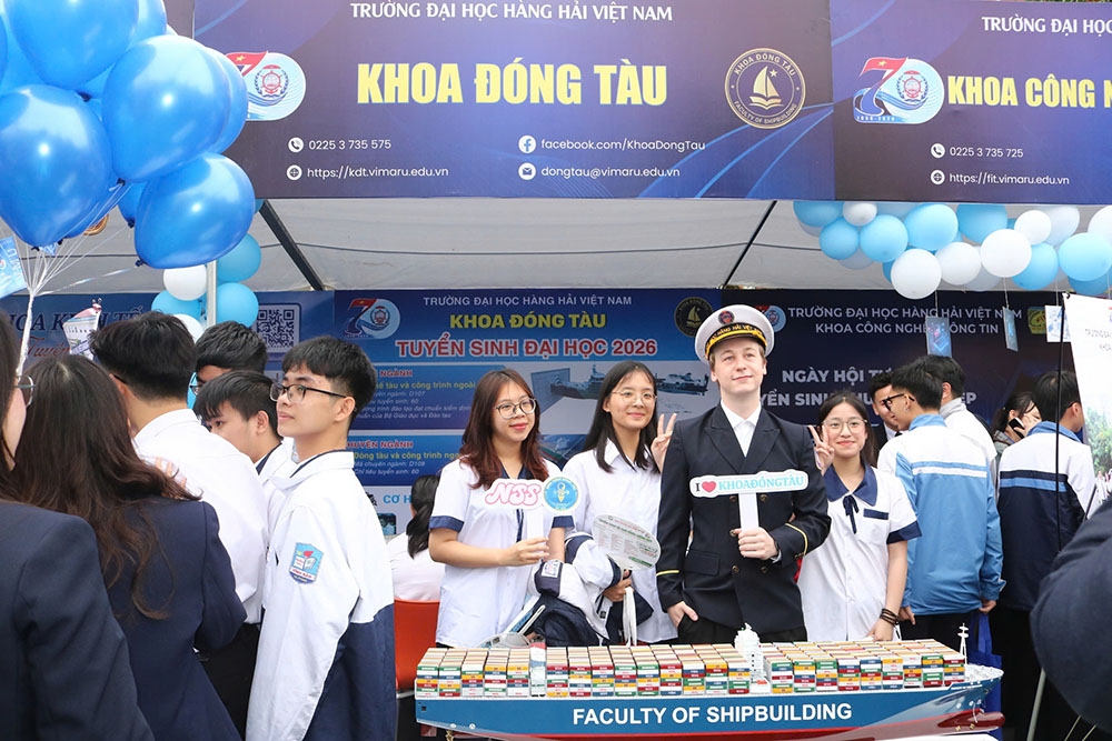 Trường Đại học Hàng hải Việt Nam không chỉ là cái nôi đào tạo nguồn nhân lực chất lượng cao cho ngành hàng hải mà còn khẳng định vị thế là một trong những cơ sở giáo dục đại học hàng đầu của đất nước và khu vực Trường Đại học Hàng hải Việt Nam không chỉ là cái nôi đào tạo nguồn nhân lực chất lượng cao cho ngành hàng hải mà còn khẳng định vị thế là một trong những cơ sở giáo dục đại học hàng đầu của đất nước và khu vực