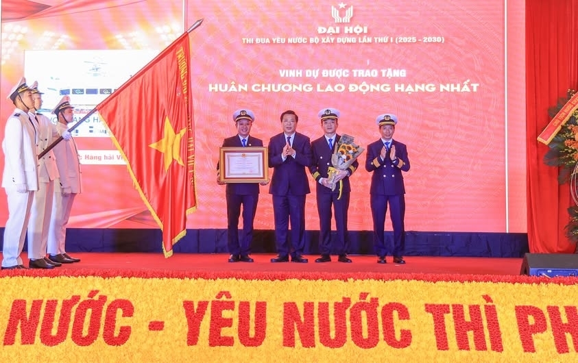 Những đóng góp bền bỉ và hiệu quả trong suốt chặng đường 70 năm đã giúp Trường Đại học Hàng hải Việt Nam vinh dự được Đảng và Nhà nước trao tặng nhiều phần thưởng cao quý Những đóng góp bền bỉ và hiệu quả trong suốt chặng đường 70 năm đã giúp Trường Đại học Hàng hải Việt Nam vinh dự được Đảng và Nhà nước trao tặng nhiều phần thưởng cao quý