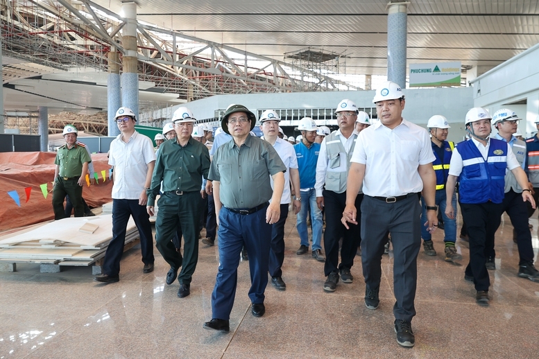 Thủ tướng Chính phủ Phạm Minh Chính kiểm tra tình hình, tiến độ xây dựng Cảng hàng không quốc tế Long Thành, tỉnh Đồng Nai. Thủ tướng Chính phủ Phạm Minh Chính kiểm tra tình hình, tiến độ xây dựng Cảng hàng không quốc tế Long Thành, tỉnh Đồng Nai.