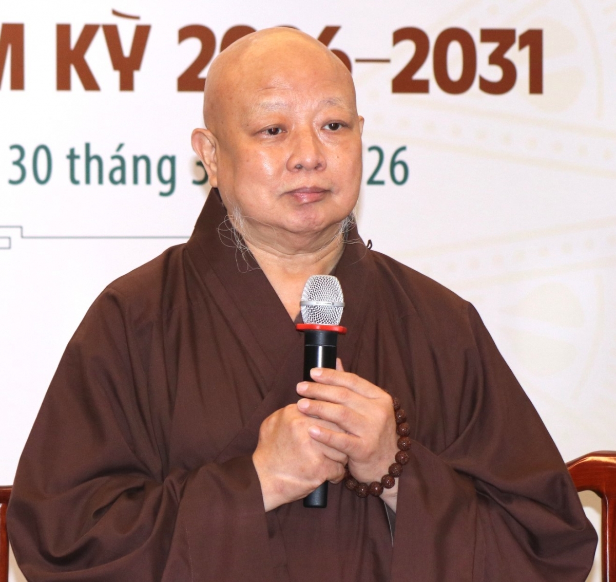 Hòa thượng Thích Lệ Trang phát biểu tại buổi họp báo Đại hội Phật giáo TP.HCM lần thứ I Hòa thượng Thích Lệ Trang phát biểu tại buổi họp báo Đại hội Phật giáo TP.HCM lần thứ I