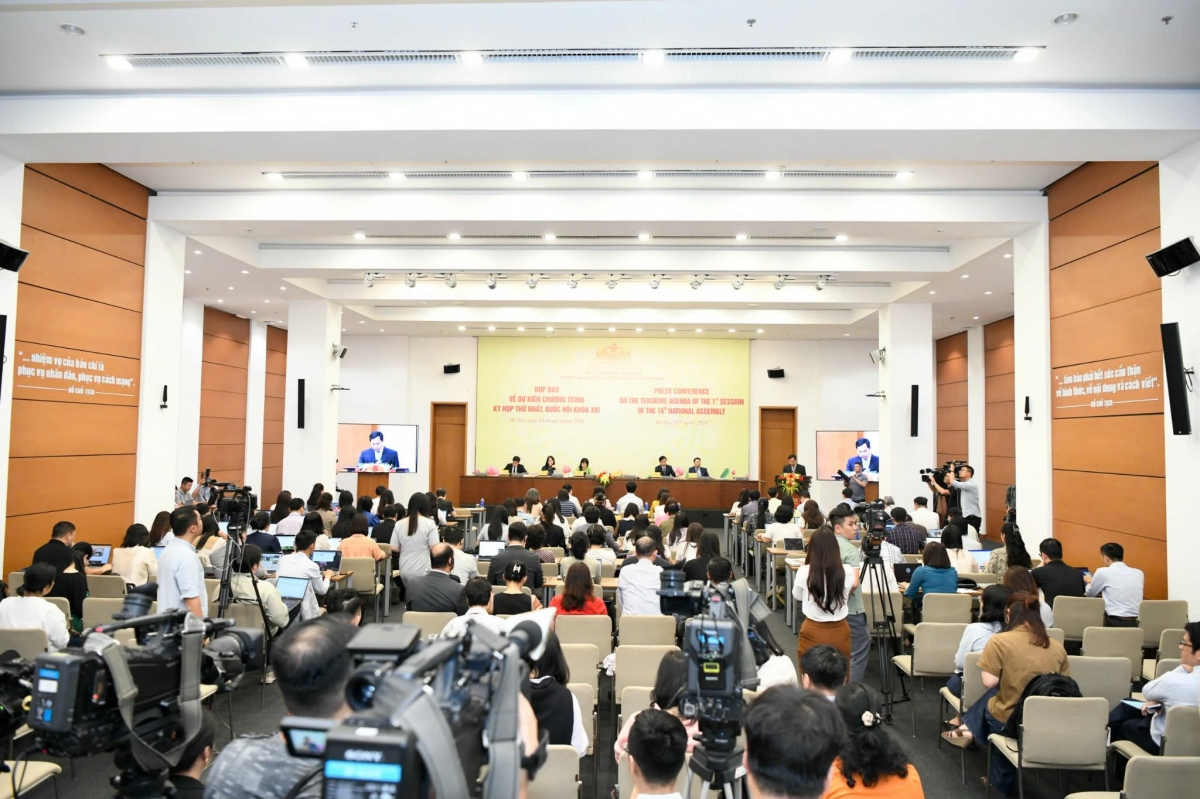 Quang cảnh cuộc họp Quang cảnh cuộc họp