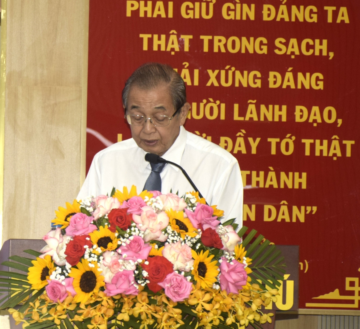 TS Huỳnh Thành Lập phát biểu chỉ đạo tại Đại hội Người cao tuổi phường Bình Phú TS Huỳnh Thành Lập phát biểu chỉ đạo tại Đại hội Người cao tuổi phường Bình Phú