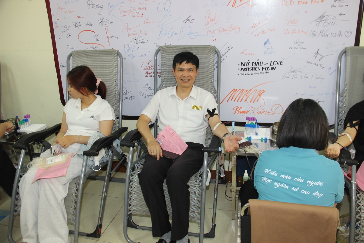 PGS.TS. Phạm Văn Thuần - Phó Hiệu trưởng Trường Đại học Hàng hải Việt Nam PGS.TS. Phạm Văn Thuần - Phó Hiệu trưởng Trường Đại học Hàng hải Việt Nam