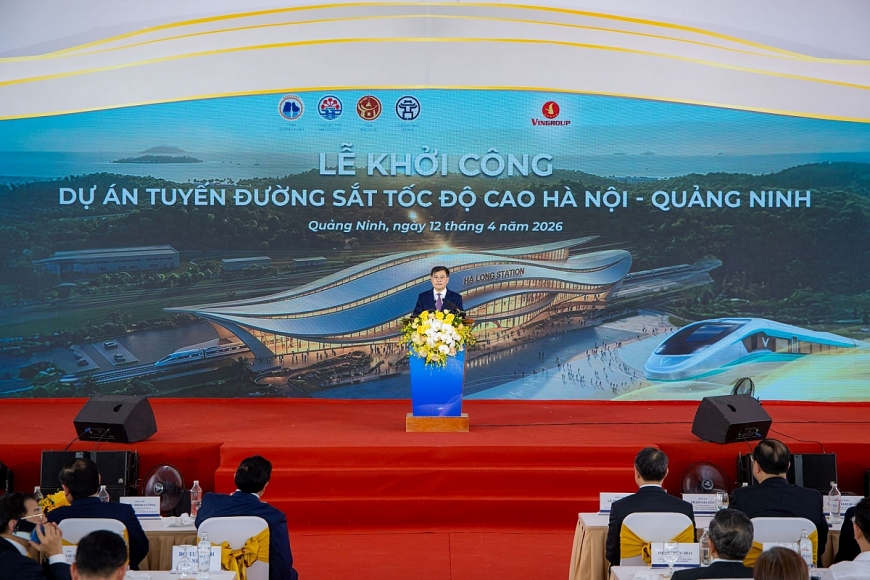 Ông Bùi Văn Khắng, Phó Bí thư Tỉnh ủy, Chủ tịch Ủy ban nhân dân tỉnh Quảng Ninh phát biểu tại lễ khởi công dự án tuyến đường sắt tốc độ cao Hà Nội - Quảng Ninh Ông Bùi Văn Khắng, Phó Bí thư Tỉnh ủy, Chủ tịch Ủy ban nhân dân tỉnh Quảng Ninh phát biểu tại lễ khởi công dự án tuyến đường sắt tốc độ cao Hà Nội - Quảng Ninh