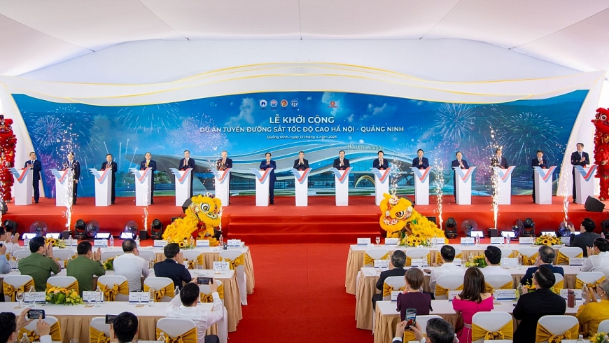 Thủ tướng Chính phủ Lê Minh Hưng và các đại biểu thực hiện nghi thức nhấn nút khởi công dự án tuyến đường sắt tốc độ cao Hà Nội - Quảng Ninh. Thủ tướng Chính phủ Lê Minh Hưng và các đại biểu thực hiện nghi thức nhấn nút khởi công dự án tuyến đường sắt tốc độ cao Hà Nội - Quảng Ninh.