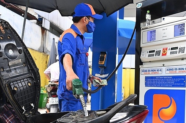 Mức thuế bảo vệ môi trường đối với xăng (trừ etanol), dầu diezel, dầu hỏa, dầu mazut và nhiên liệu bay là 0 đồng/lít.
