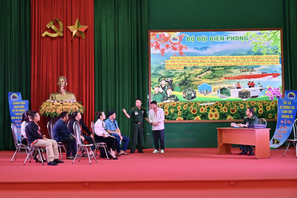 Phần thi tuyên truyền tập thể của Bộ đội Biên phòng tỉnh Thanh Hóa Phần thi tuyên truyền tập thể của Bộ đội Biên phòng tỉnh Thanh Hóa
