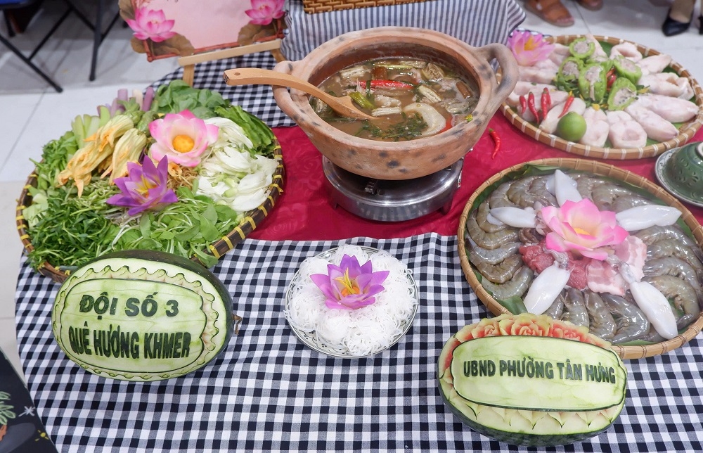 Phường Tân Hưng lan tỏa bản sắc văn hóa dân tộc qua ẩm thực và giao lưu cộng đồng Phường Tân Hưng lan tỏa bản sắc văn hóa dân tộc qua ẩm thực và giao lưu cộng đồng