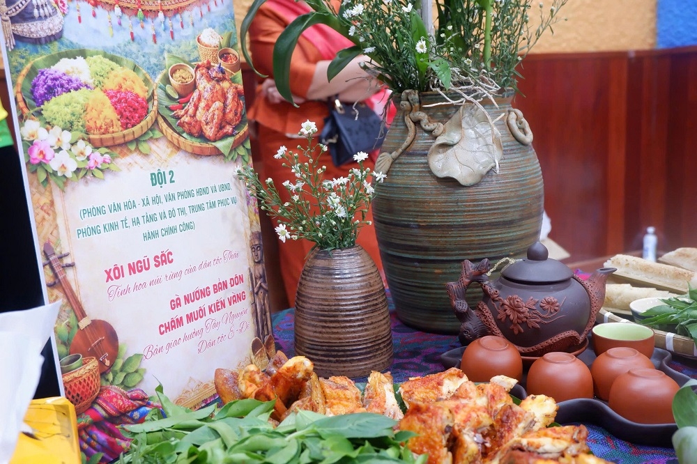 Phường Tân Hưng lan tỏa bản sắc văn hóa dân tộc qua ẩm thực và giao lưu cộng đồng Phường Tân Hưng lan tỏa bản sắc văn hóa dân tộc qua ẩm thực và giao lưu cộng đồng