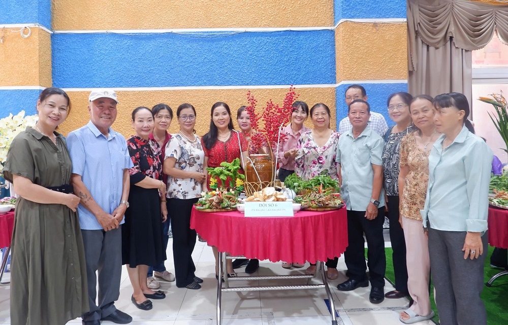 Phường Tân Hưng lan tỏa bản sắc văn hóa dân tộc qua ẩm thực và giao lưu cộng đồng Phường Tân Hưng lan tỏa bản sắc văn hóa dân tộc qua ẩm thực và giao lưu cộng đồng