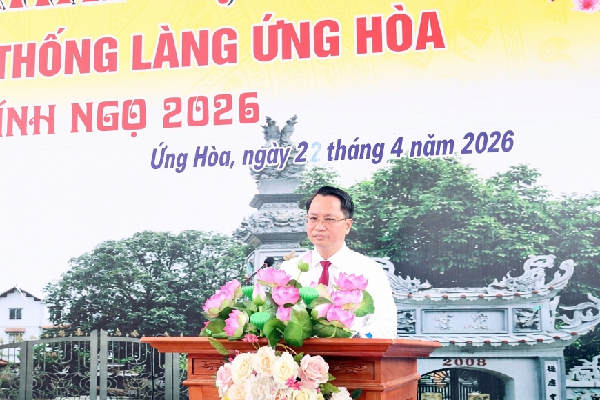 Ông Bùi Mạnh Thắng, Bí thư Đảng uỷ, Chủ tịch UBND xã Quảng Bị phát biểu chào mừng lễ hội Ông Bùi Mạnh Thắng, Bí thư Đảng uỷ, Chủ tịch UBND xã Quảng Bị phát biểu chào mừng lễ hội