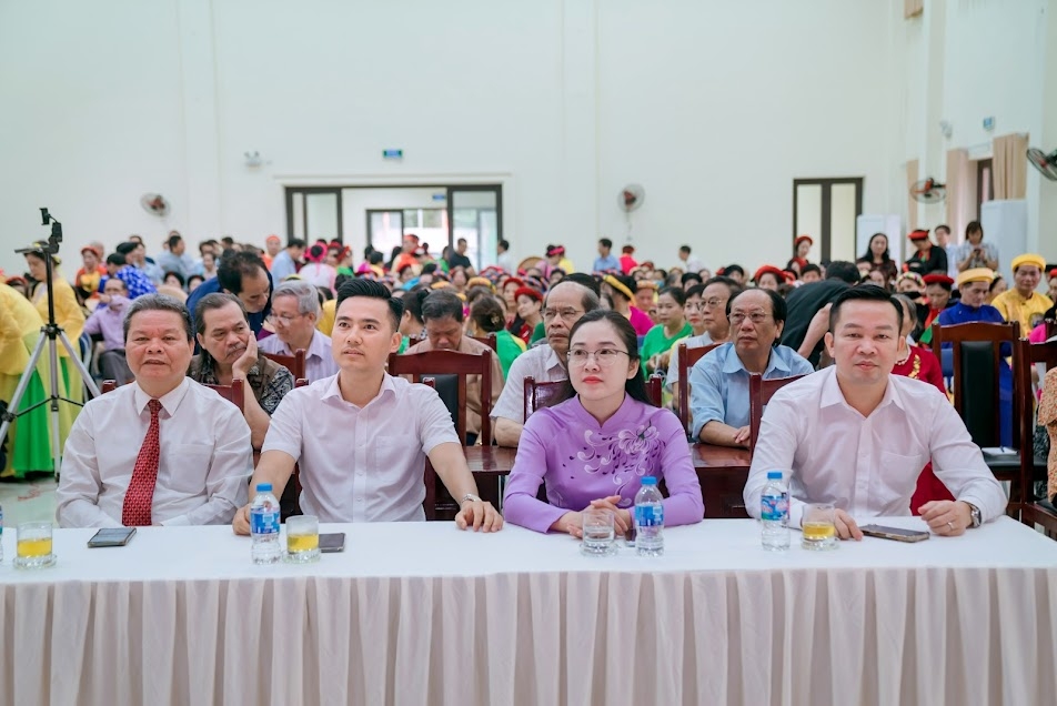 Ngân vang làn điệu dân ca người cao tuổi Thanh Liệt Ngân vang làn điệu dân ca người cao tuổi Thanh Liệt