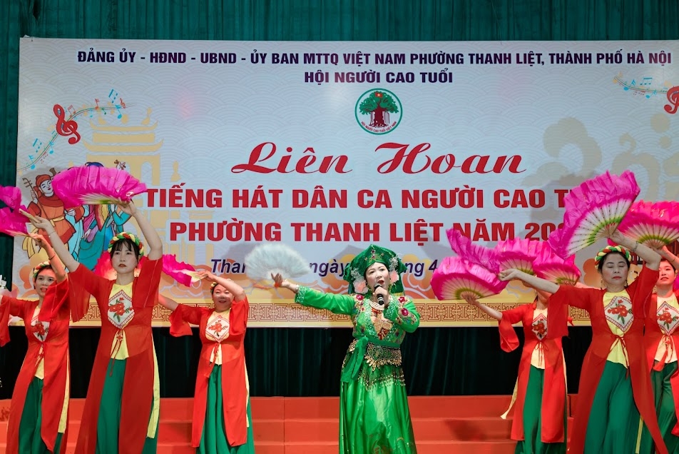 Ngân vang làn điệu dân ca người cao tuổi Thanh Liệt Ngân vang làn điệu dân ca người cao tuổi Thanh Liệt