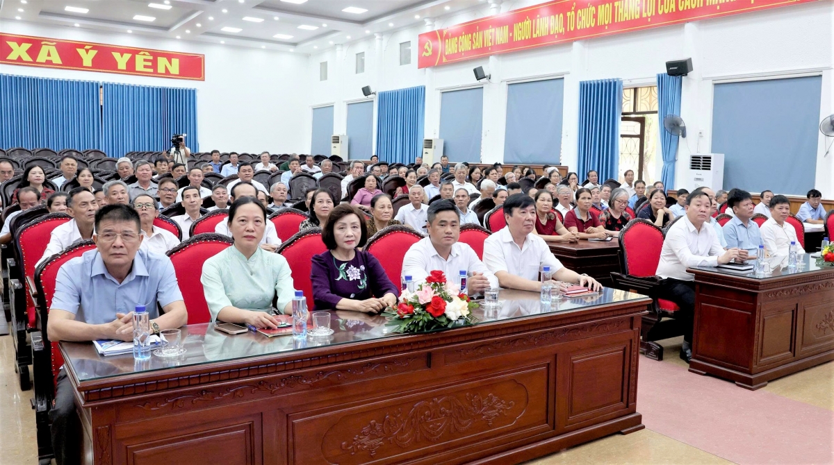 Các đại biểu tham dự Hội nghị Các đại biểu tham dự Hội nghị