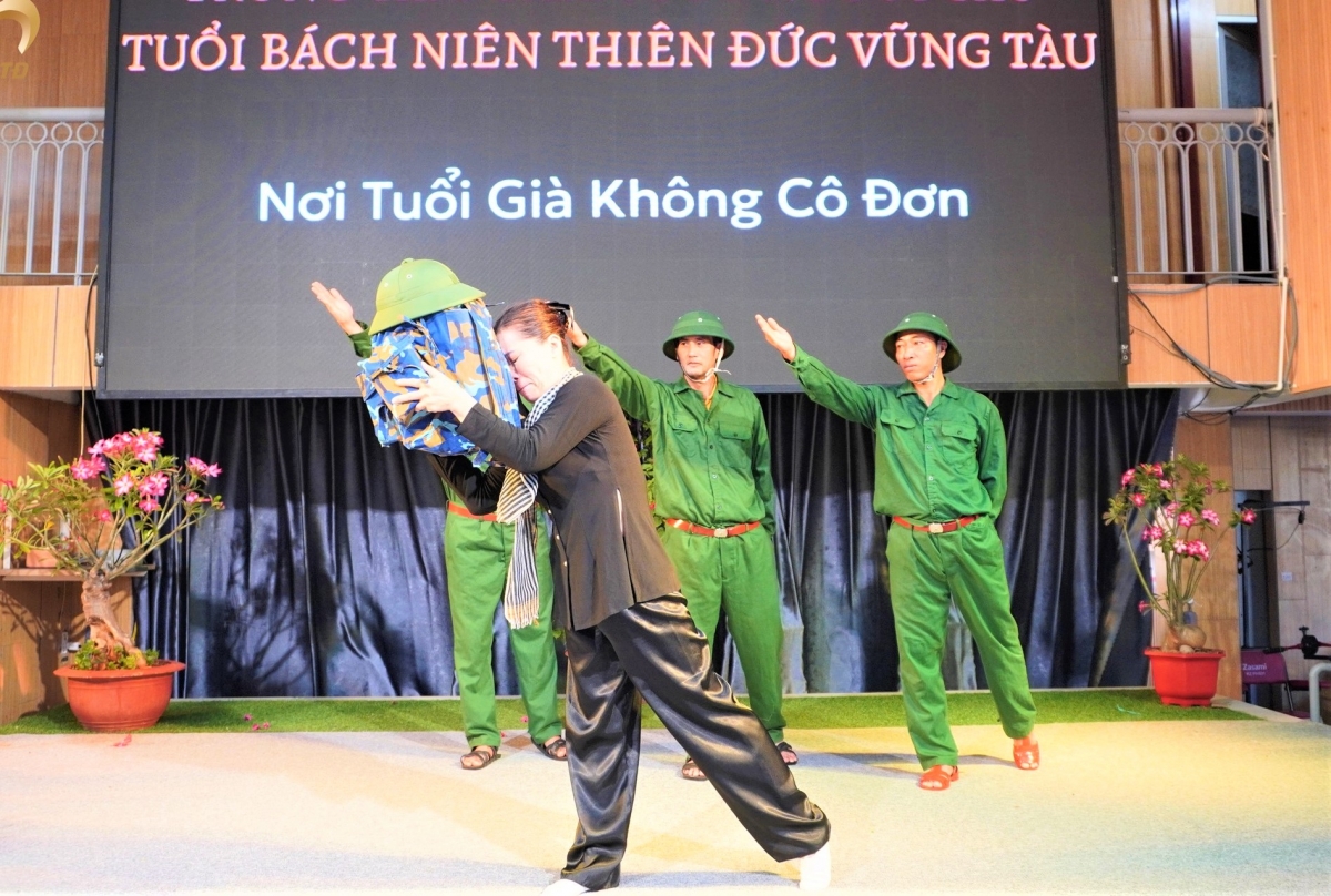 Bách Niên Thiên Đức: Nơi NCT được sống, được nhớ và được yêu thương Bách Niên Thiên Đức: Nơi NCT được sống, được nhớ và được yêu thương