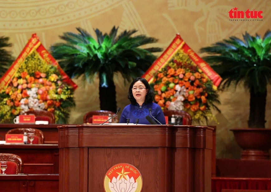 Bà Bùi Thị Minh Hoài, Ủy viên Bộ Chính trị, Bí thư Trung ương Đảng, Chủ tịch Ủy ban Trung ương MTTQ Việt Nam phát biểu nhận nhiệm vụ. Bà Bùi Thị Minh Hoài, Ủy viên Bộ Chính trị, Bí thư Trung ương Đảng, Chủ tịch Ủy ban Trung ương MTTQ Việt Nam phát biểu nhận nhiệm vụ.