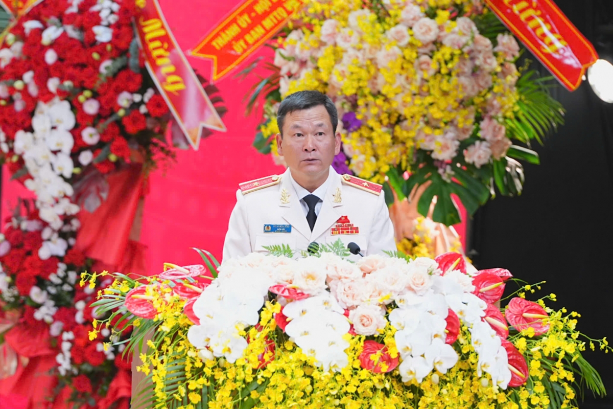 Công an thành phố Hải Phòng đón nhận Danh hiệu Anh hùng Lực lượng vũ trang Nhân dân Công an thành phố Hải Phòng đón nhận Danh hiệu Anh hùng Lực lượng vũ trang Nhân dân