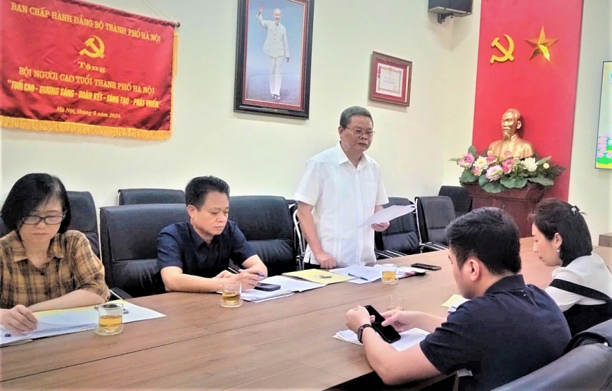 Ông Phạm Huy Giáp, Phó Chủ tịch Thường trực Hội NCT TP Hà Nội chủ trì Hội nghị.