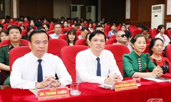 Các đại biểu tham dự chương trình Các đại biểu tham dự chương trình