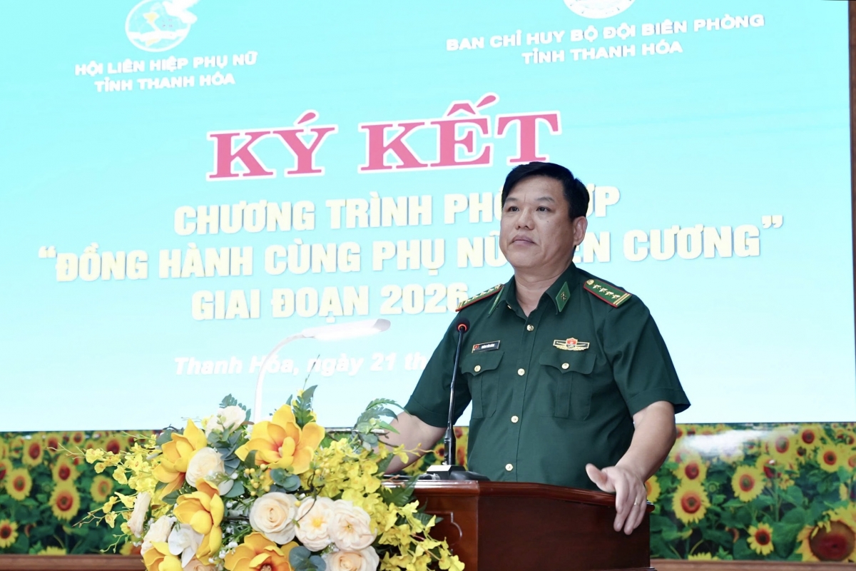 Đại tá Hoàng Văn Hùng, Chính ủy Ban Chỉ huy Bộ đội Biên phòng tỉnh Thanh Hóa phát biểu tại buổi lễ Đại tá Hoàng Văn Hùng, Chính ủy Ban Chỉ huy Bộ đội Biên phòng tỉnh Thanh Hóa phát biểu tại buổi lễ