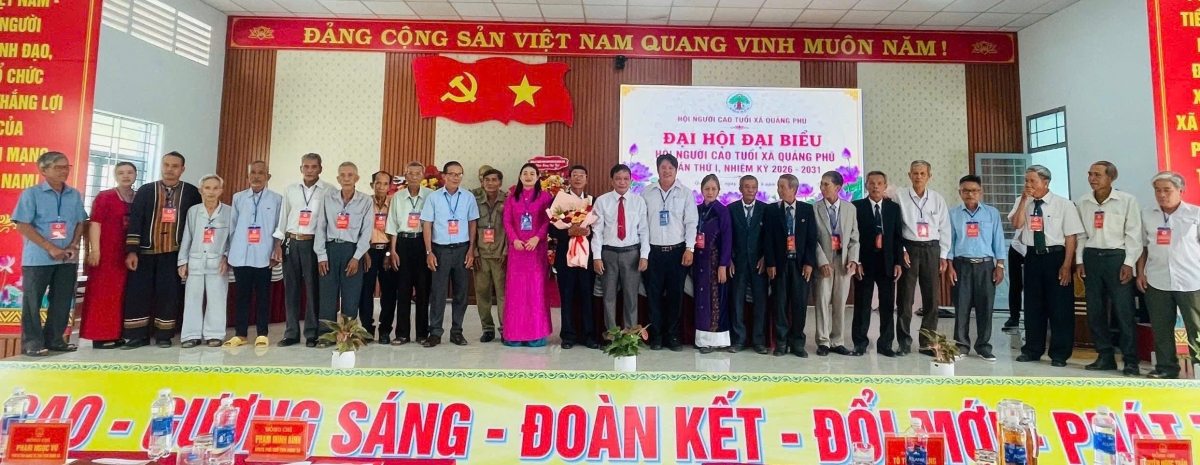BCH Hội Người cao tuổi xã Quảng Phú nhiệm kỳ mới ra mắt Đại hội