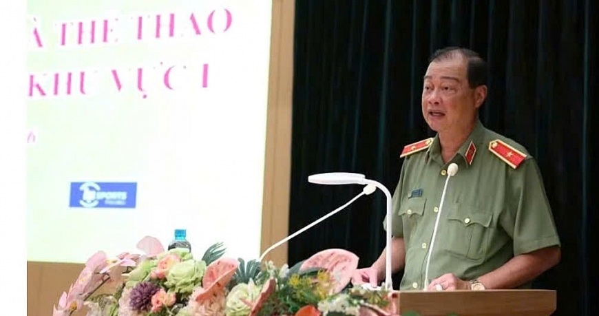 Thiếu tướng Lê Hồng Hiệp, Phó Cục trưởng X03, Phó Trưởng ban Chỉ đạo Hội thao Bộ Công an phát phát biểu tổng kết hội thao tại lễ bế mạc. Thiếu tướng Lê Hồng Hiệp, Phó Cục trưởng X03, Phó Trưởng ban Chỉ đạo Hội thao Bộ Công an phát phát biểu tổng kết hội thao tại lễ bế mạc.