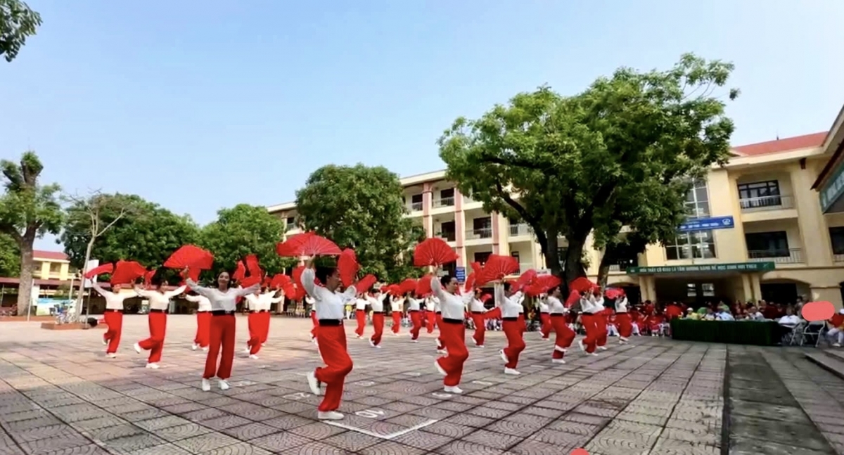 Tiết mục đặc sắc của Người cao tuổi xã Tiên Du nhân kỉ niệm 85 năm ngày truyền thống NCT Việt Nam