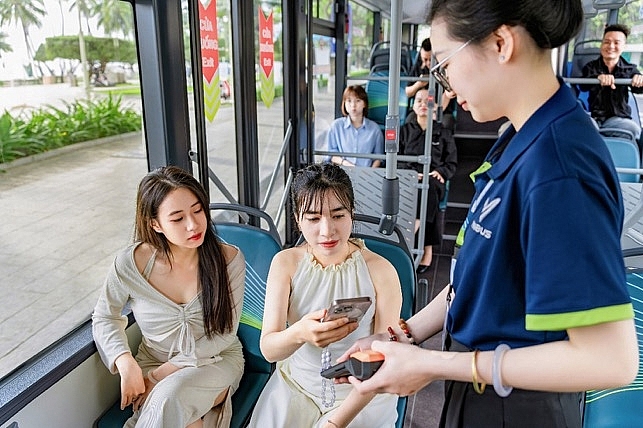 Không gian yên tĩnh và vận hành êm là điều khiến nhiều hành khách thay đổi cách nhìn về xe buýt.