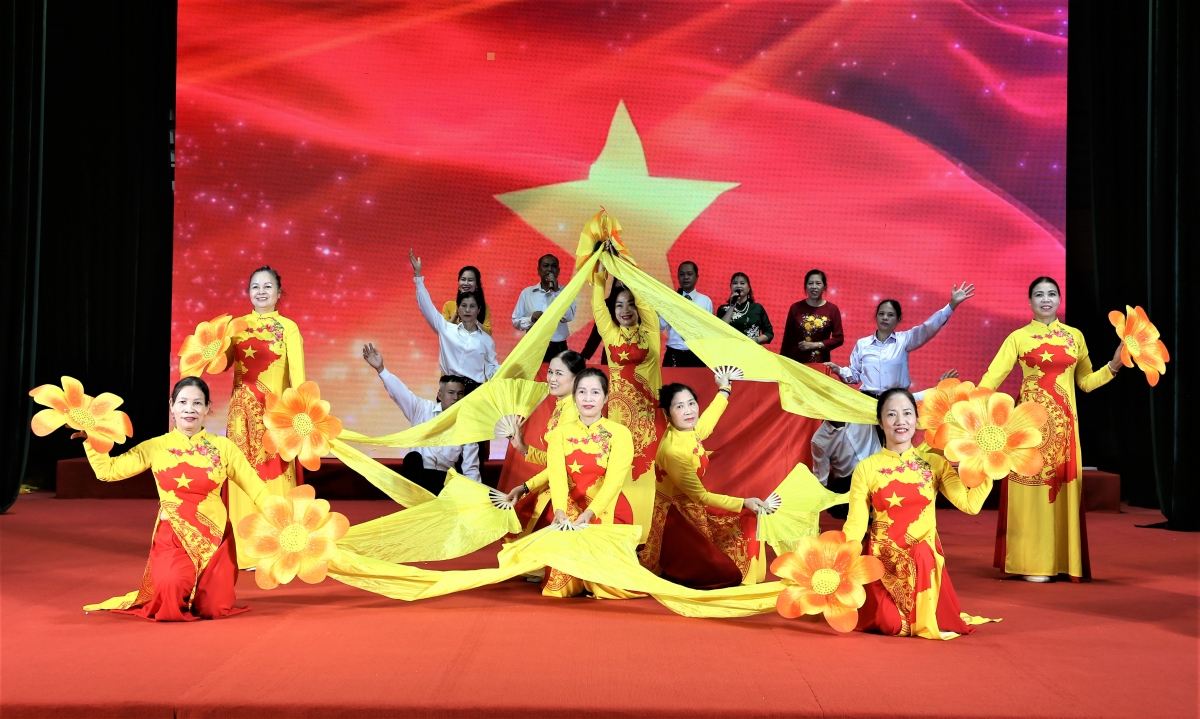 Người cao tuổi TP Hà Nội tích cực tham gia các hoạt động văn nghệ, thể thao nâng cao đời sống tinh thần