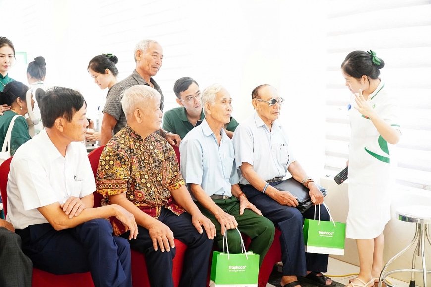 Triển khai Chương trình nhân đạo “Mắt sáng cho người cao tuổi” năm 2026 Triển khai Chương trình nhân đạo “Mắt sáng cho người cao tuổi” năm 2026