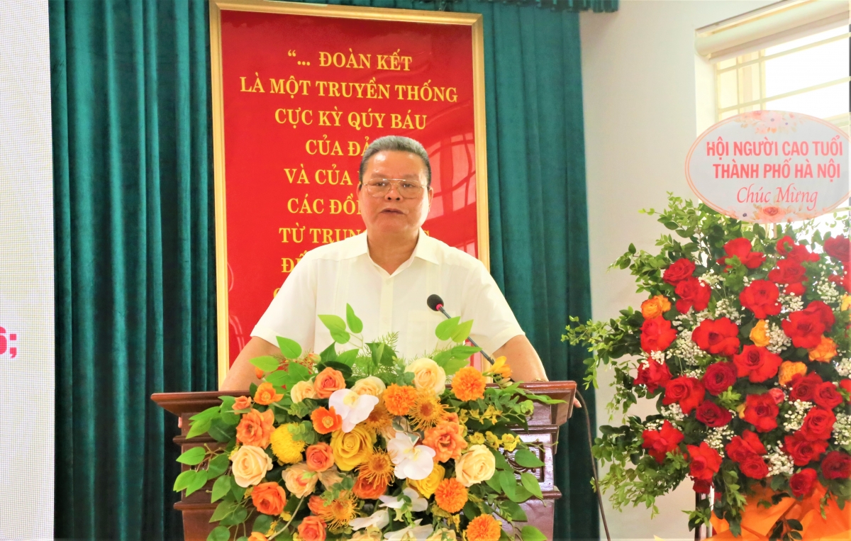 Ông Phạm Huy Giáp phát biểu Ông Phạm Huy Giáp phát biểu