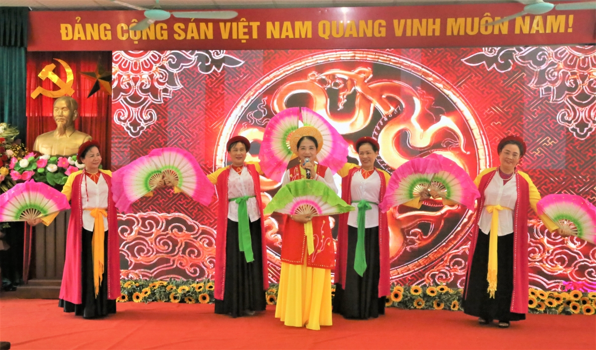 Tiết mục văn nghệ chào mừng Hội nghị Tiết mục văn nghệ chào mừng Hội nghị