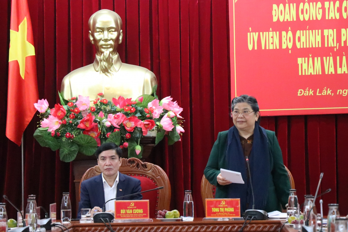 Phó Chủ tịch Thường trực Quốc hội Tòng Thị Phóng thăm và làm việc tại Đắk Lắk