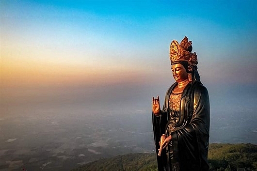 Tây Ninh: Trải nghiệm đặc sản ẩm thực bốn phương trên đỉnh núi Bà Đen
