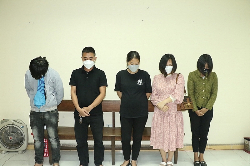 Các đối tượng tại cơ quan Công an. Các đối tượng tại cơ quan Công an.