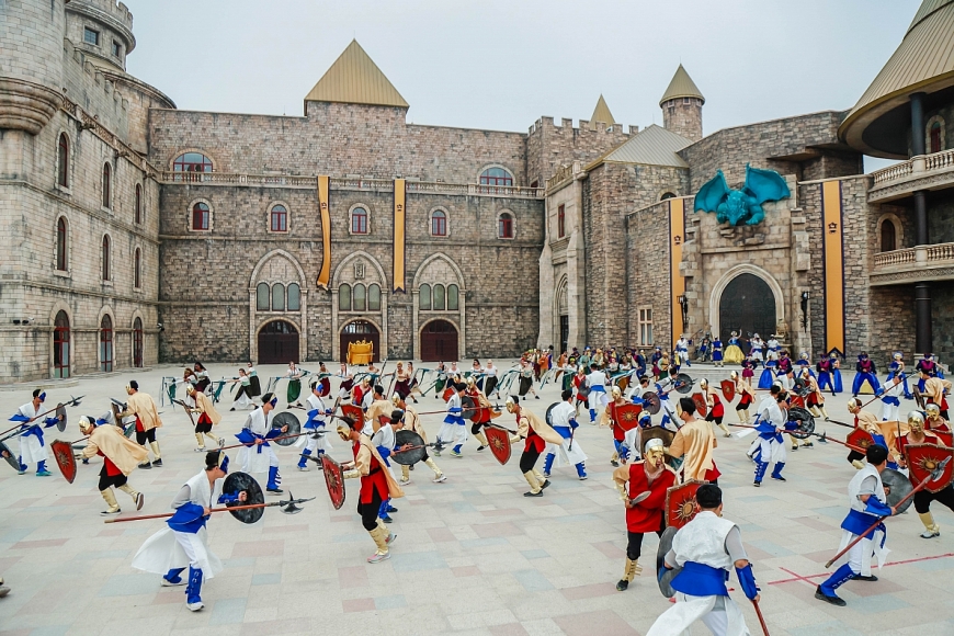 Show diễn Trận chiến ở Vương quốc Ánh trăng- Sun World Ba Na Hills 
