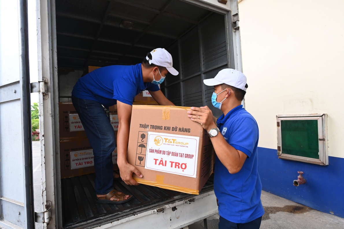 T&T Group tài trợ toàn bộ bơm kim tiêm cho chiến dịch tiêm 150 triệu liều vắc xin phòng COVID-19