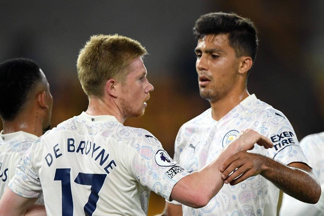 Man City phục thù thành công trước Wolves - 2