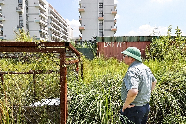 Thủ tướng kiểm tra thực địa dự án. Ảnh VGP/Nhật Bắc Thủ tướng kiểm tra thực địa dự án. Ảnh VGP/Nhật Bắc