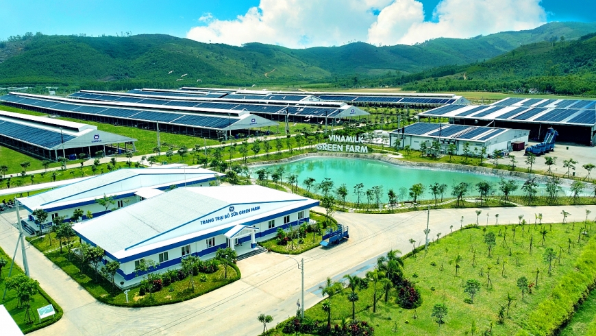 Phát triển bền vững đã được Vinamilk đưa vào chiến lược trọng yếu, thể hiện trong việc Vinamilk đã mở rộng và xây dựng mới hệ thống trang trại bò sữa công nghệ cao trong suốt gần 20 năm qua