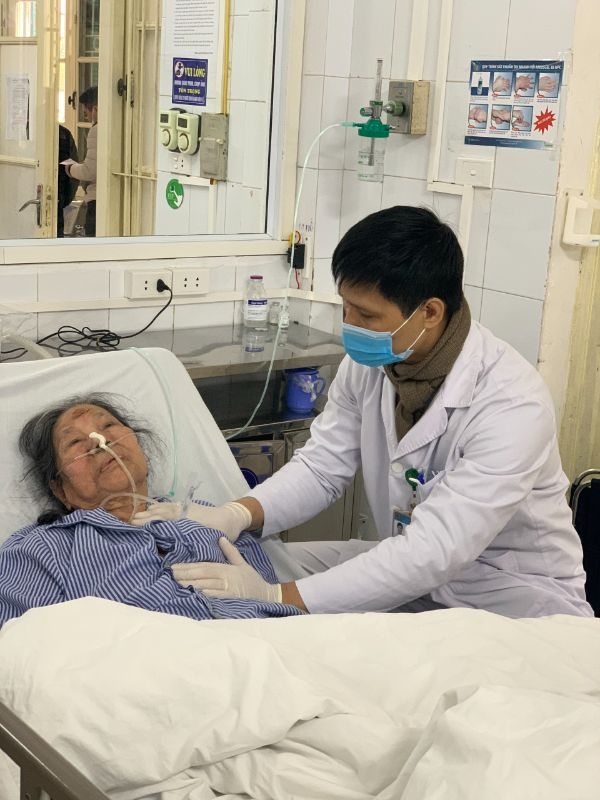 Trời rét, nhiều người cao tuổi phải nhập viện