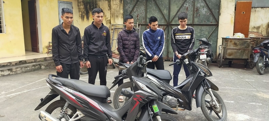 5 đối tượng liên quan đến vụ đuổi chém, bắn nhau trên đường phố bị Công an TP. Thanh Hóa bắt giữ