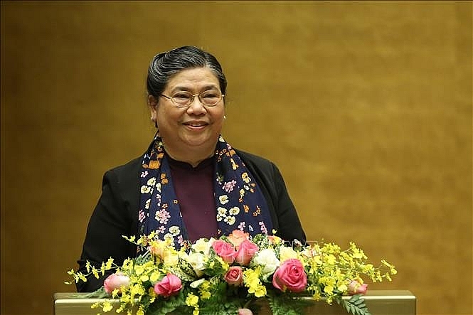 Phó Chủ tịch Thường trực Quốc hội Tòng Thị Phóng trình bày tờ trình danh sách đề cử để Quốc hội bầu Chủ tịch Quốc hội, Chủ tịch Hội đồng bầu cử quốc gia. Ảnh: Dương Giang/TTXVN