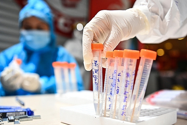 Hà Nội: Phát hiện 27 trường hợp dương tính SARS-CoV-2 là F trong khu cách ly Hà Nội: Phát hiện 27 trường hợp dương tính SARS-CoV-2 là F trong khu cách ly
