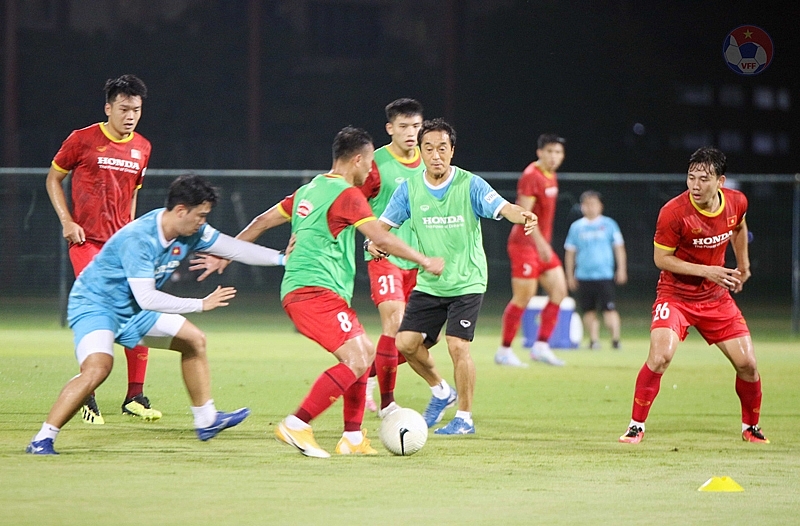 Nhóm các cầu thủ không ra sân hoặc không có nhiều thời gian thi đấu trong trận gặp Indonesia được rèn giũa thêm các bài tập về chiến thuật.