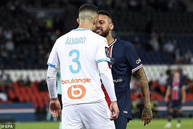 Neymar đứng trước nguy cơ bị cấm thi đấu 7 trận - 3
