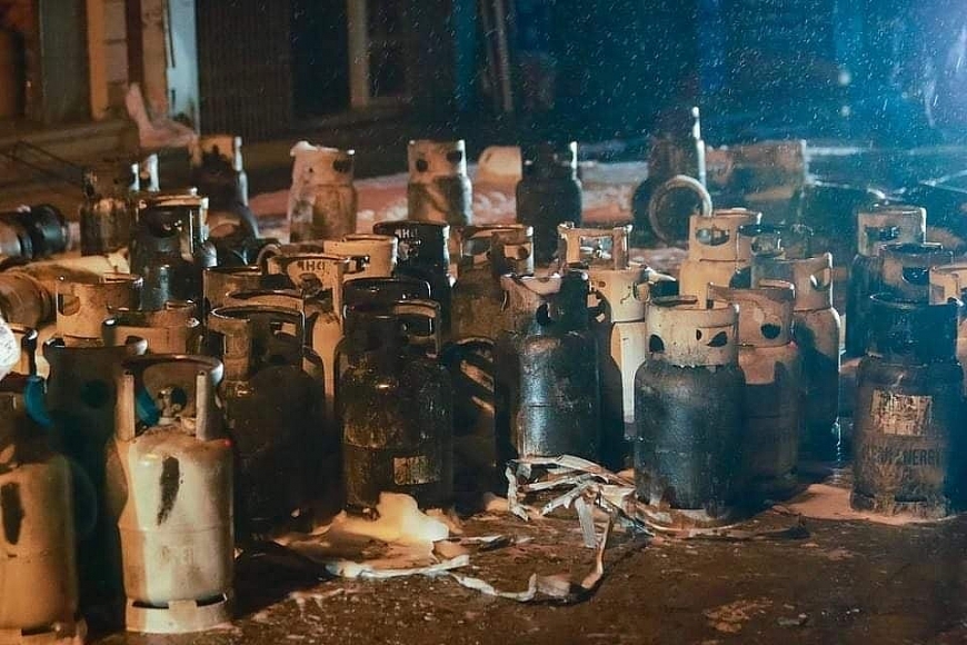 1415 chay cua hang gas 1