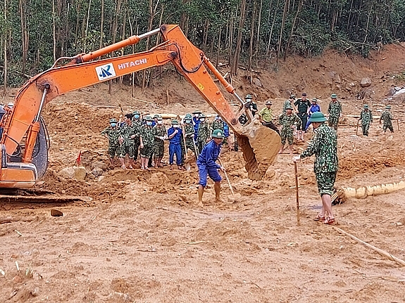 Tìm thấy thi thể cuối cùng của đoàn cán bộ công tác gặp nạn ở Tiểu khu 67 tim thay thi the cuoi cung cua doan can bo cong tac gap nan o tieu khu 67