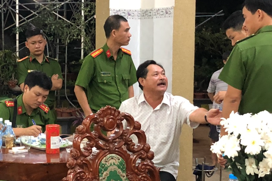 Đại gia biệt thự dát vàng bị bắt để điều tra tội cho vay nặng lãi, rửa tiền