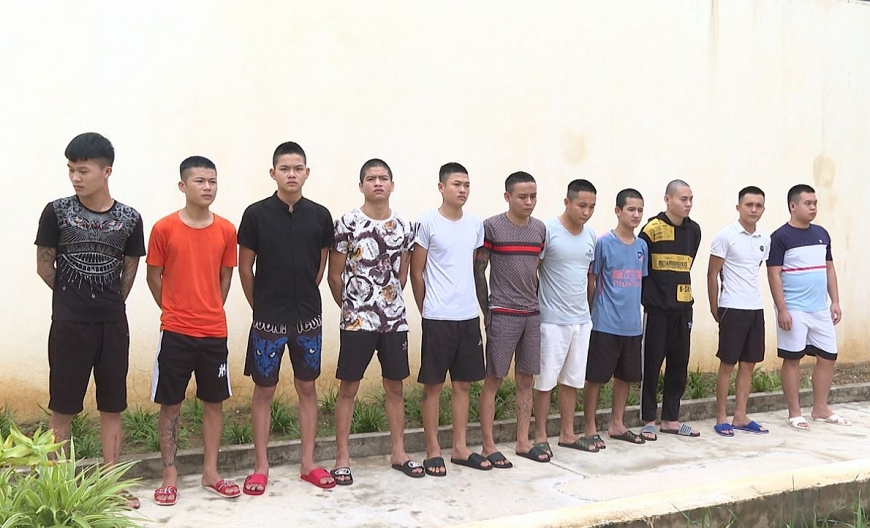Khởi tố 12 đối tượng dùng súng tự chế…‘thanh toán’ nhau
